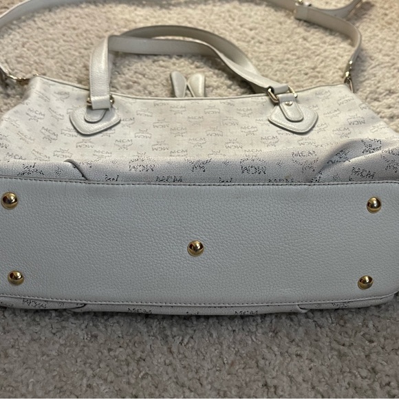 EUC MCM white leather shoulder bag crossbody purse - Picture 3 of 14